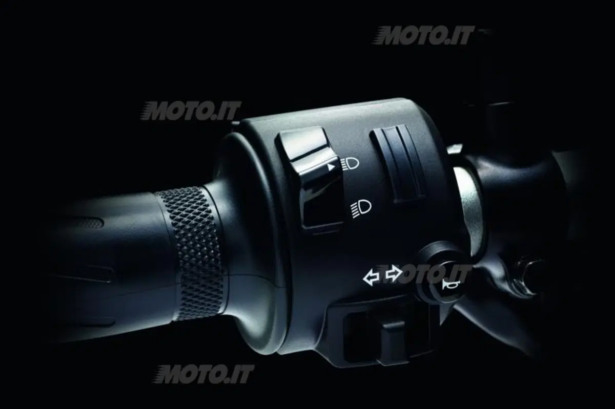 Yamaha MT-09: svelato il prezzo, in Italia a settembre (51)
