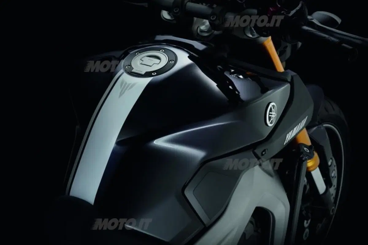 Yamaha MT-09: svelato il prezzo, in Italia a settembre (56)