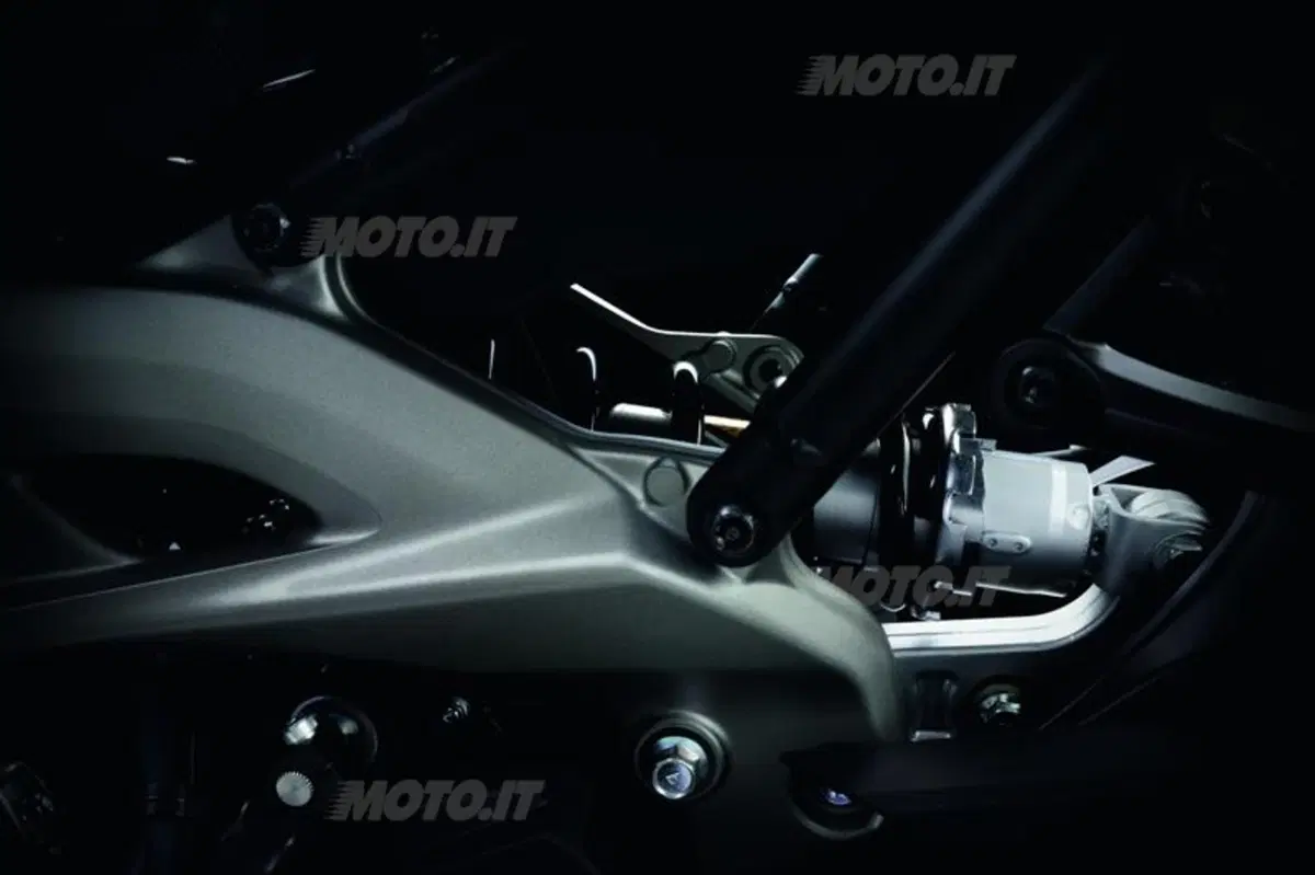 Yamaha MT-09: svelato il prezzo, in Italia a settembre (60)