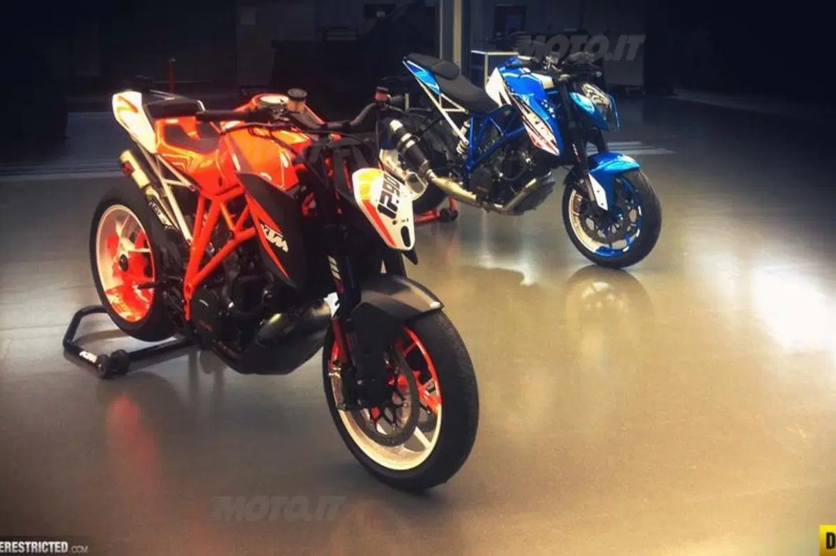 KTM 1290 Superduke R Patriot Edition 
