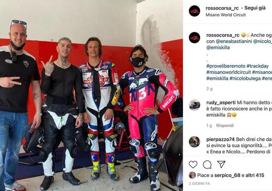 Emis Killa in pista con Enea Bastianini e Nicolò Bulega