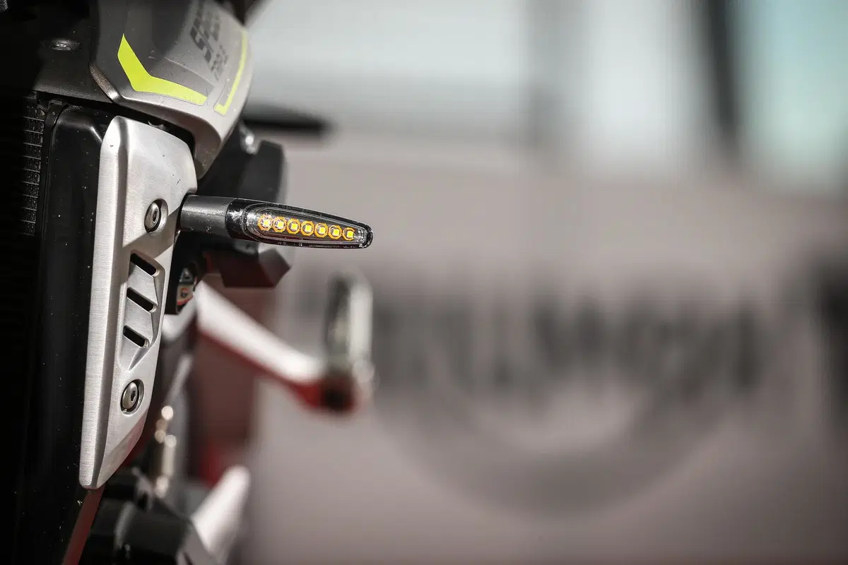 Triumph Speed Triple 1200RS TEST: il ritorno della leggenda (4)