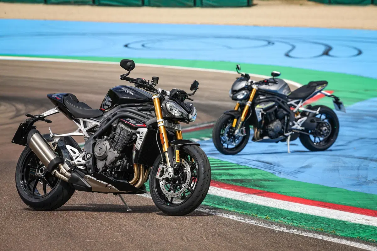 Triumph Speed Triple 1200RS TEST: il ritorno della leggenda (15)