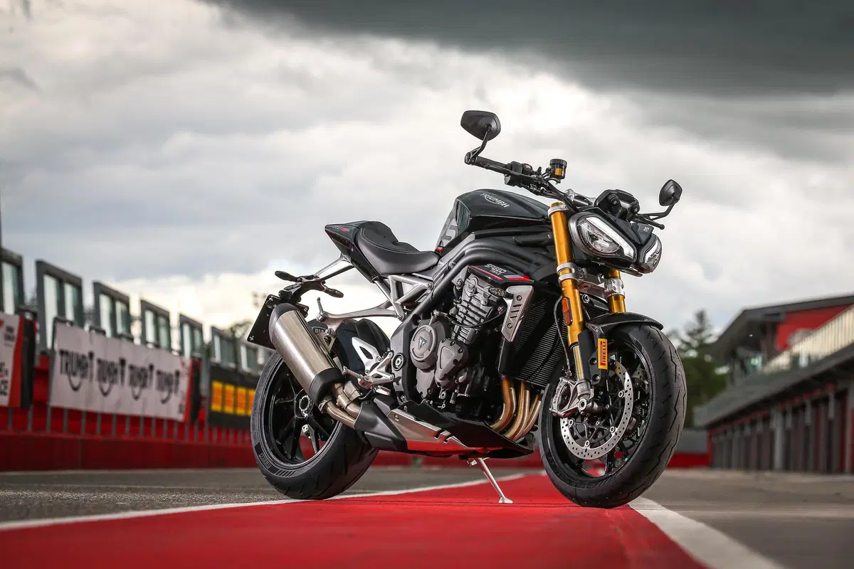 Triumph Speed Triple 1200RS TEST: il ritorno della leggenda (16)