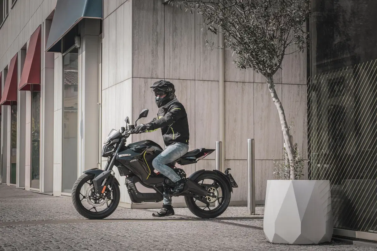 Voge ER10. Moto elettrica cittadina (10)