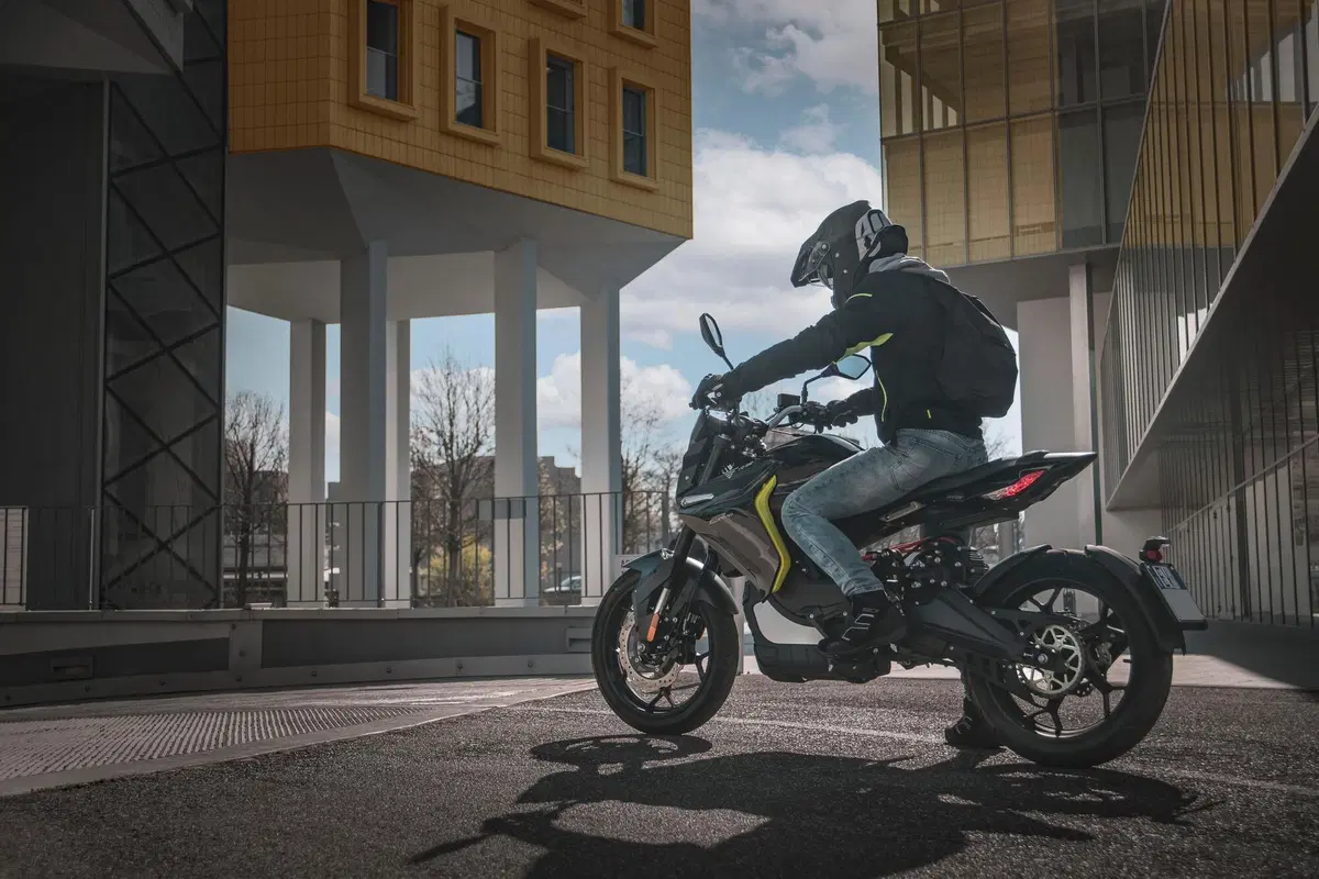 Voge ER10. Moto elettrica cittadina (14)
