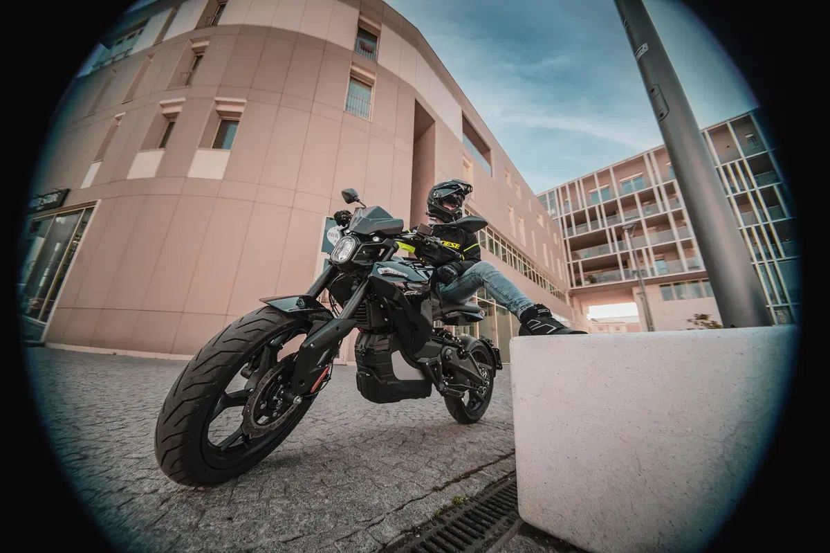 Voge ER10. Moto elettrica cittadina (25)