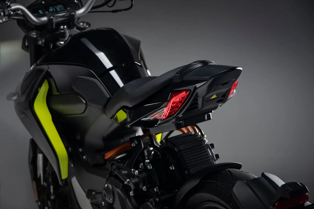 Voge ER10. Moto elettrica cittadina (11)