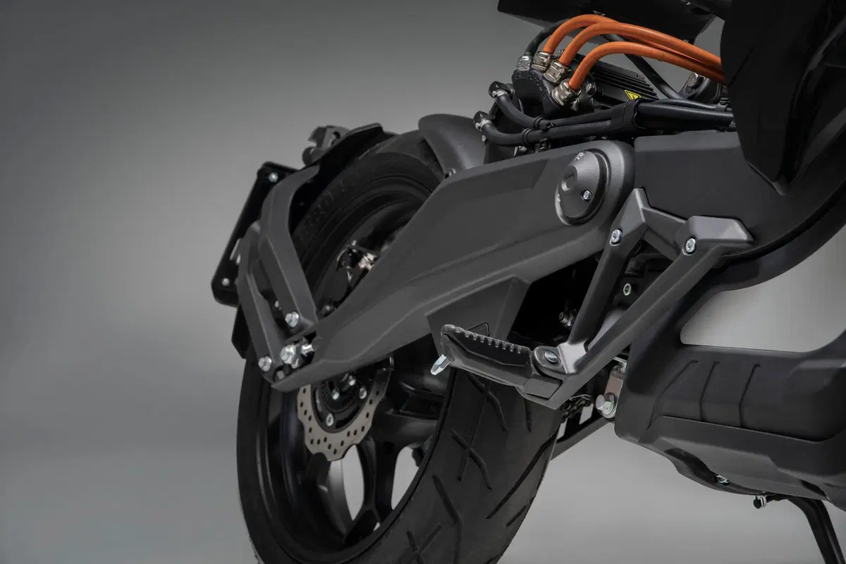 Voge ER10. Moto elettrica cittadina (14)