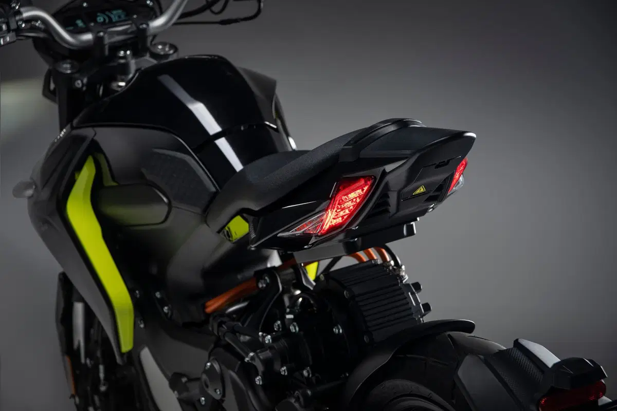 Voge ER10. Moto elettrica cittadina (23)