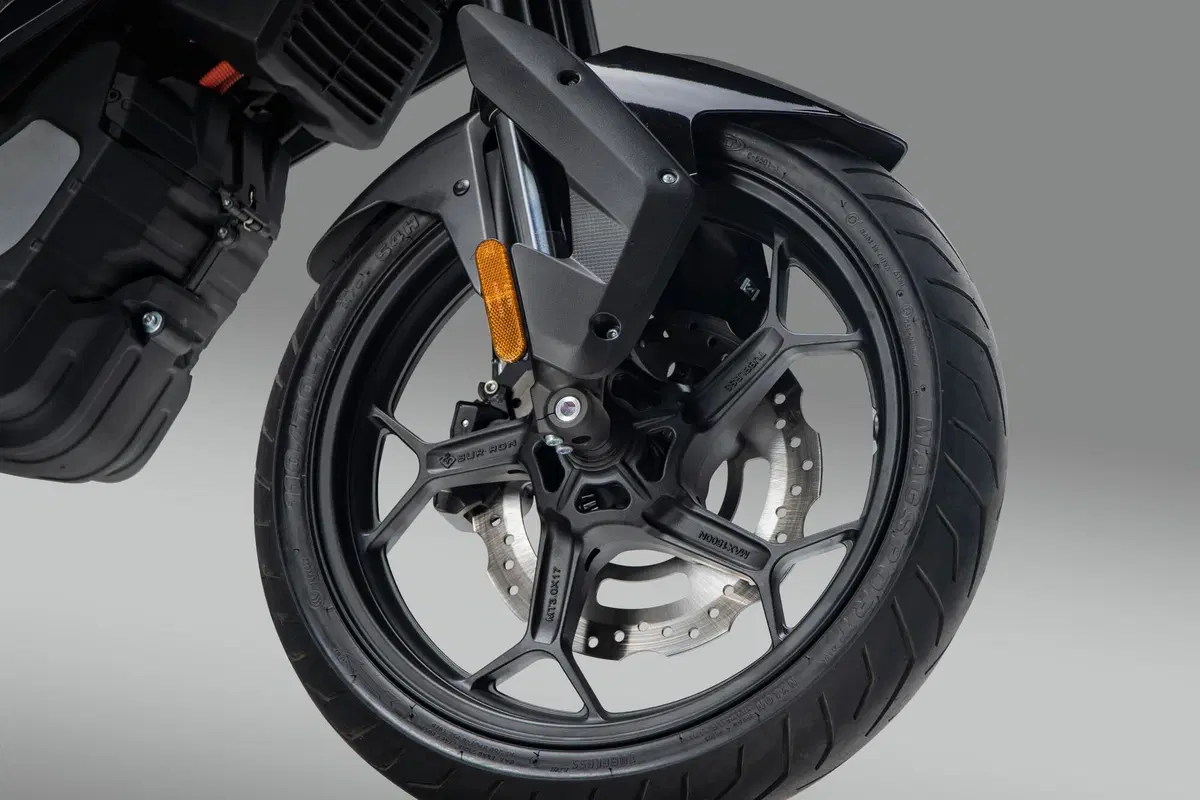 Voge ER10. Moto elettrica cittadina (22)