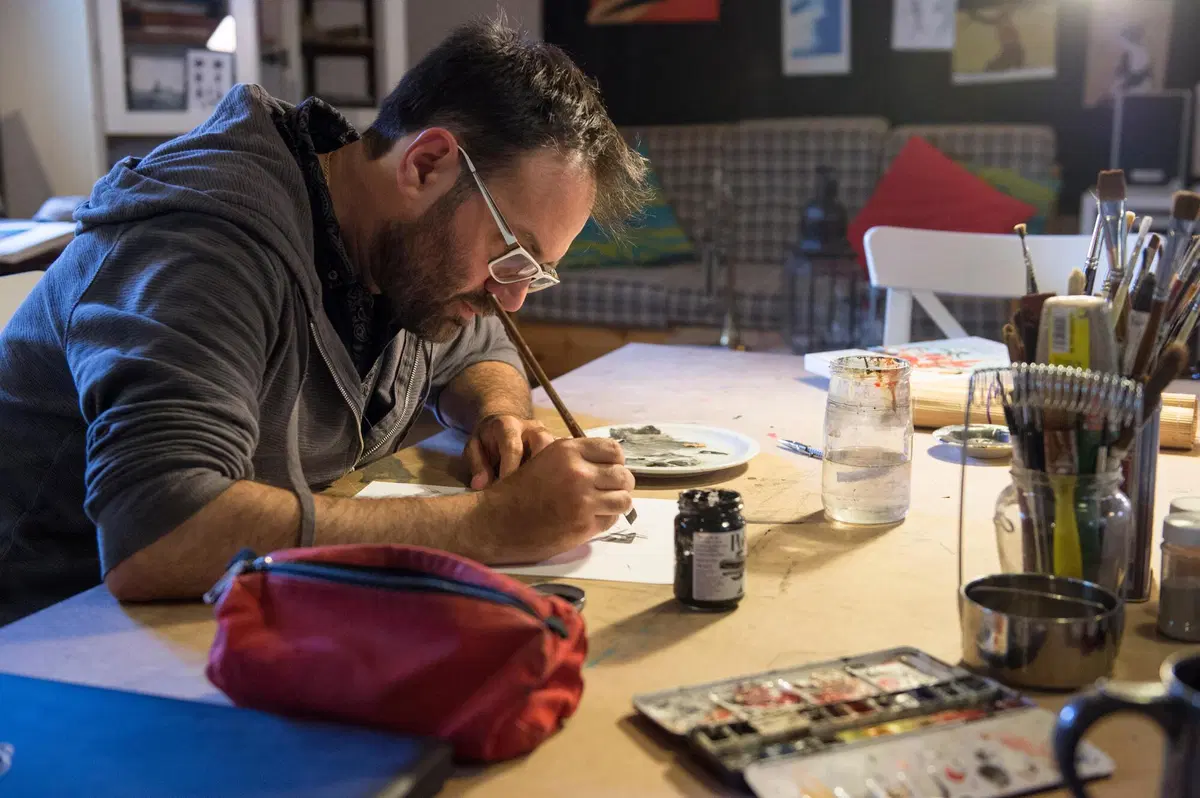 Al via ARThletes: il Suzuki Brugman 400 incontra l'illustrazione con i primi due artisti (2)