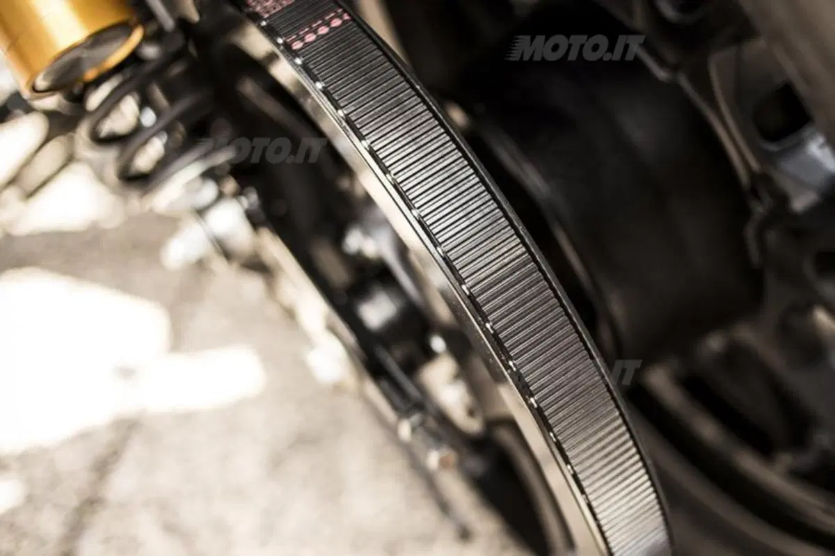 Yamaha XV950 e XV950R: nasce la famiglia Sport Classic (20)