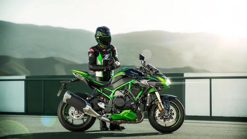 Kawasaki commenta la "tempesta perfetta" della carenza dei semiconduttori e resina
