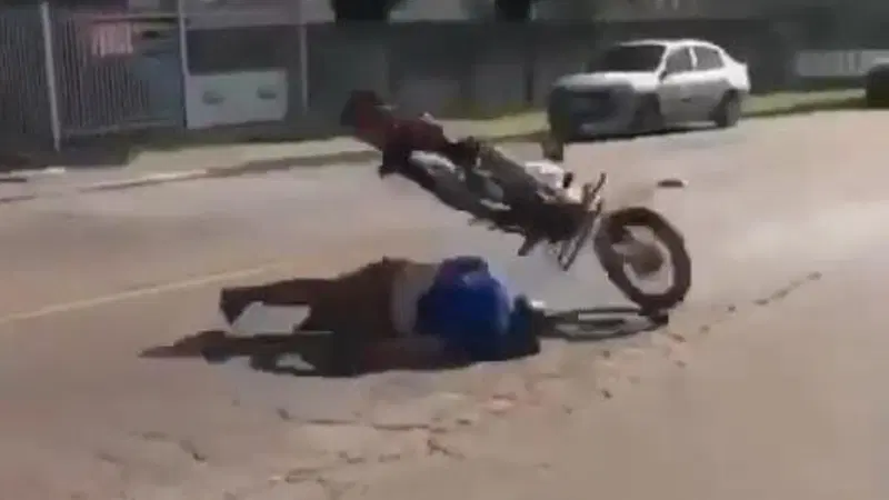 Moto crash: il dosso maledetto e l'inspiegabile caduta [VIDEO VIRALE]