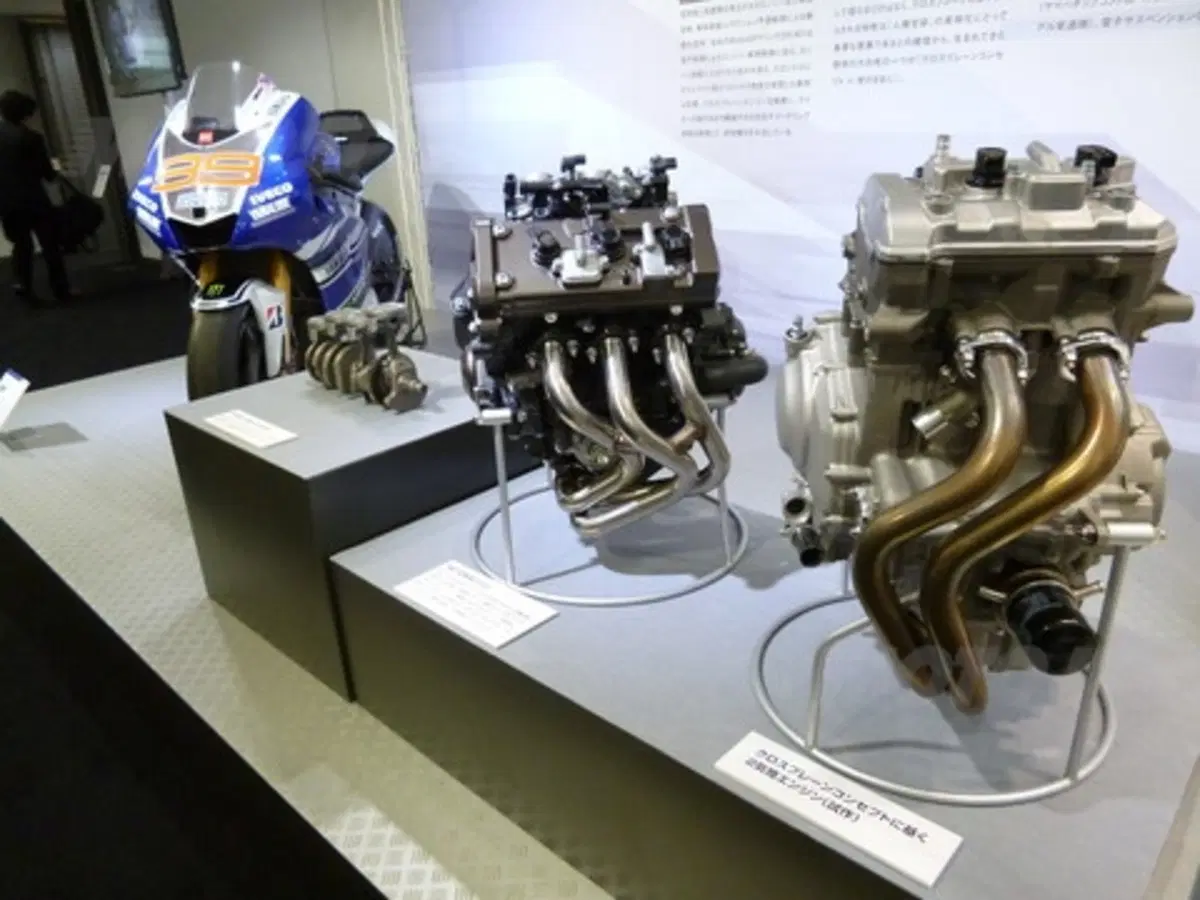 Yamaha, in arrivo anche un bicilindrico Crossplane (3)