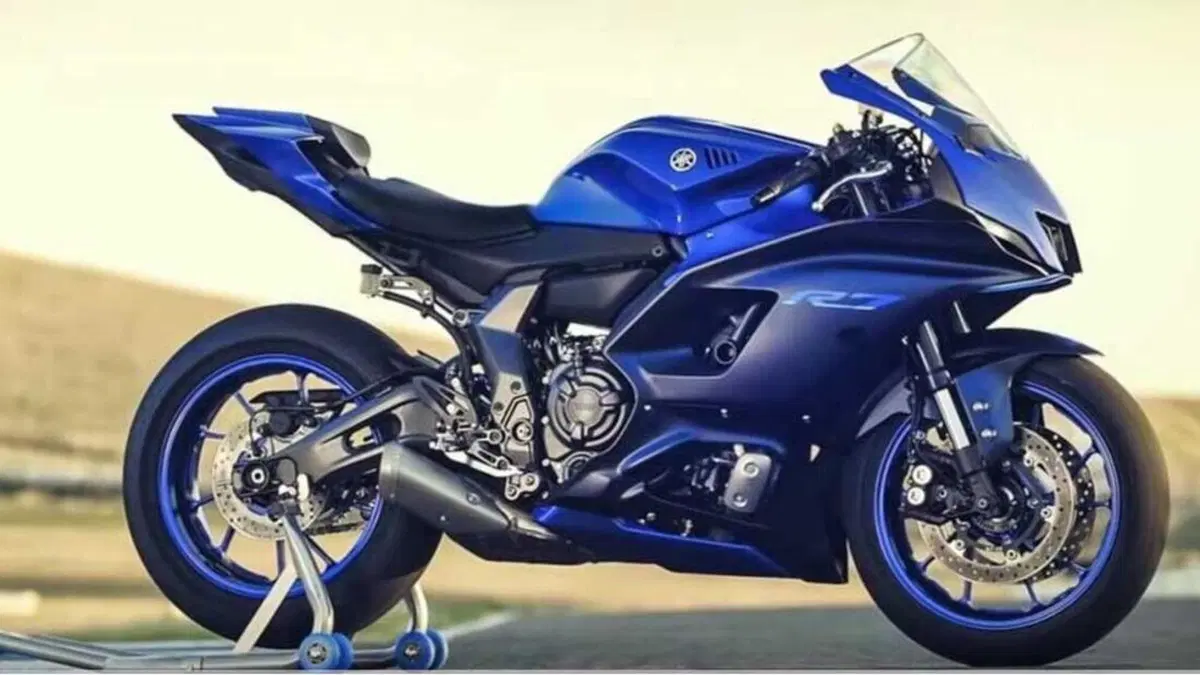 La nuova Yamaha R7 anticipata dalle foto ufficiali. Ecco come è fatta (10)