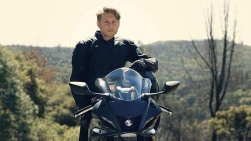 La nuova Yamaha R7 anticipata dalle foto ufficiali. Ecco come è fatta (7)