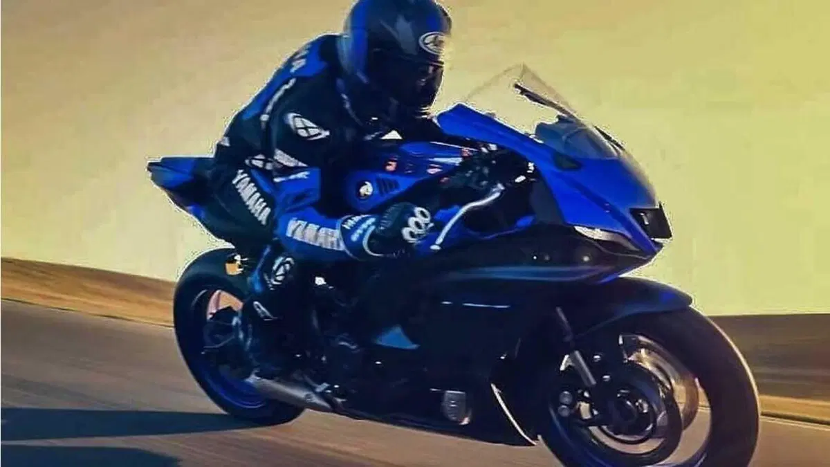 La nuova Yamaha R7 anticipata dalle foto ufficiali. Ecco come è fatta (4)