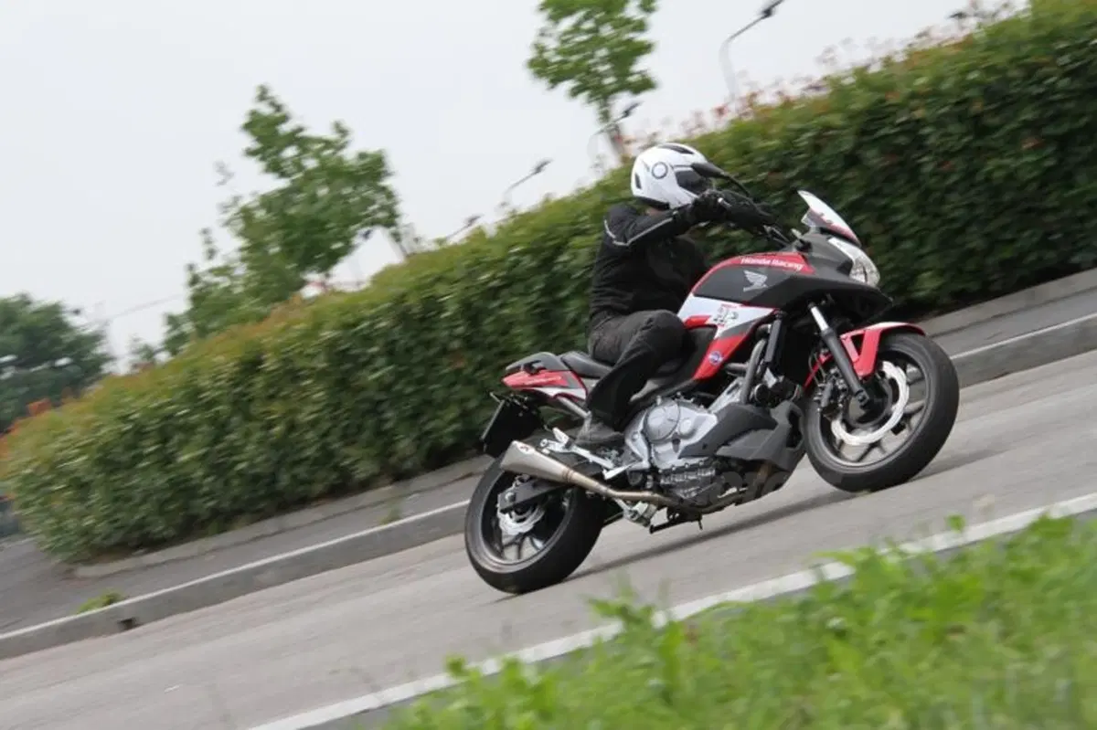 Honda NC700X by Honda Point (9)