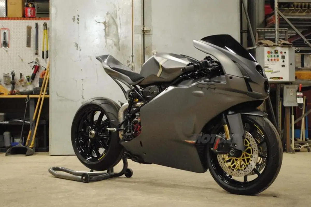Arete Americana Ducati 999 CF Special (12)