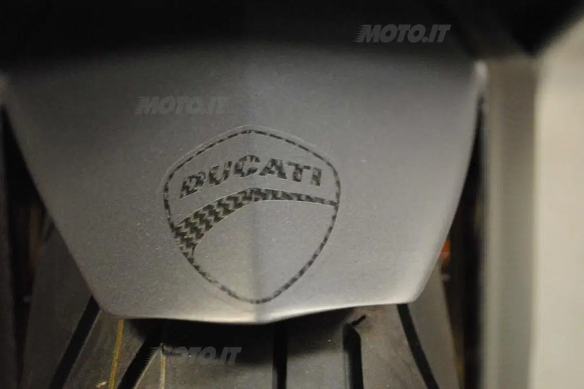 Arete Americana Ducati 999 CF Special (15)