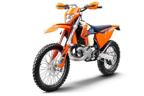 KTM, è pronta la gamma Enduro EXC e EXC-F 2022. I prezzi e le novità (3)