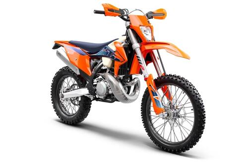 KTM, è pronta la gamma Enduro EXC e EXC-F 2022. I prezzi e le novità (2)