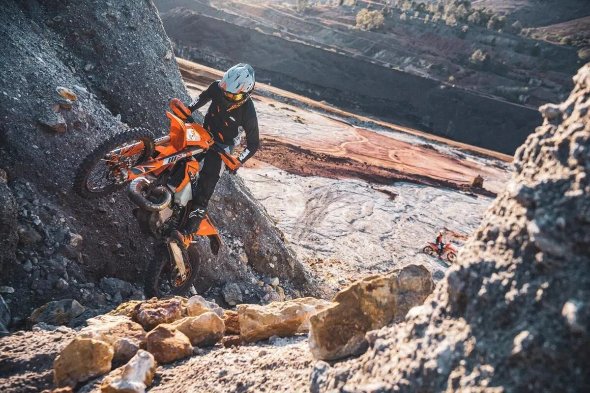 KTM, è pronta la gamma Enduro EXC e EXC-F 2022. I prezzi e le novità (10)
