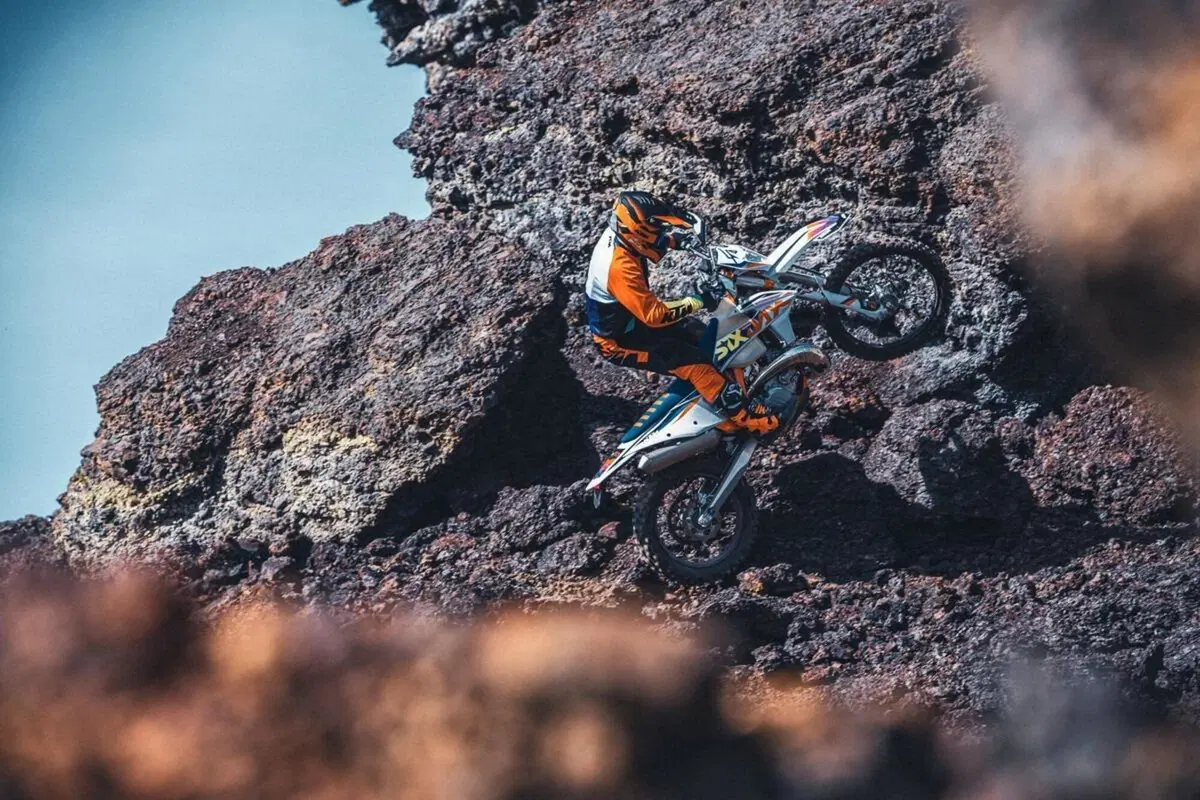 KTM, è pronta la gamma Enduro EXC e EXC-F 2022. I prezzi e le novità (11)