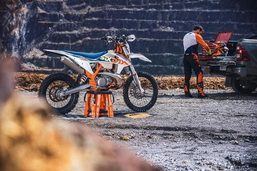 KTM, è pronta la gamma Enduro EXC e EXC-F 2022. I prezzi e le novità (7)