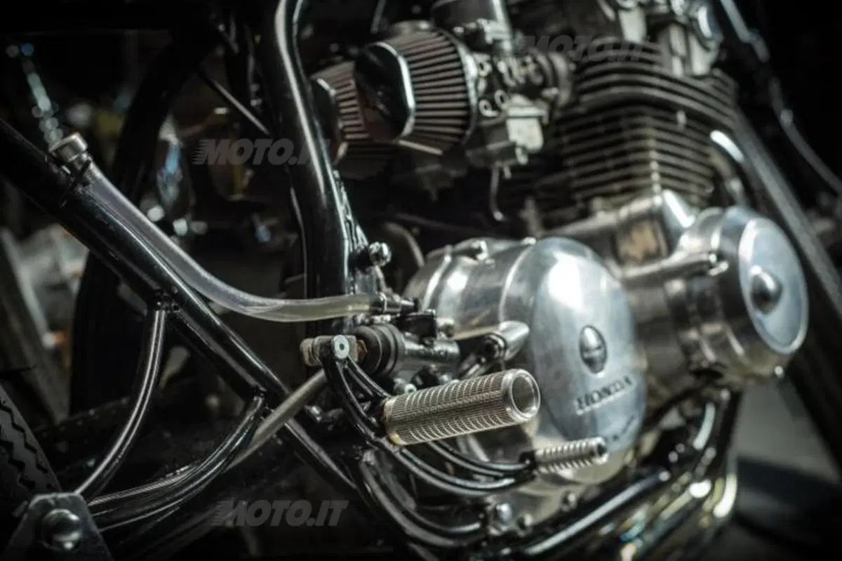 Dozer Garage Honda CB750 Special (5)