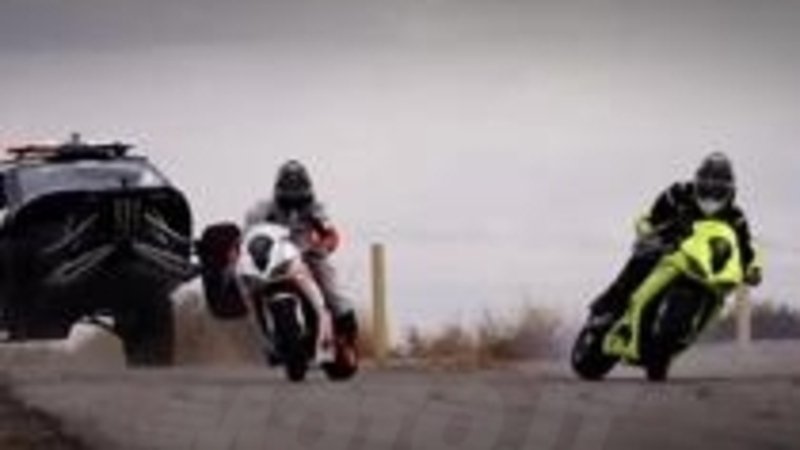 Motorcycle vs. Car Drift Battle 3