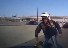 Moto crash: l’harleysta che d'ora in poi guarderà sempre avanti [VIDEO VIRALE]