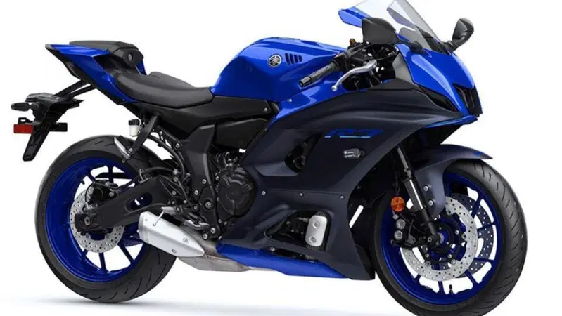 Nuova Yamaha R7, il prezzo (negli USA) c'&egrave; gi&agrave;
