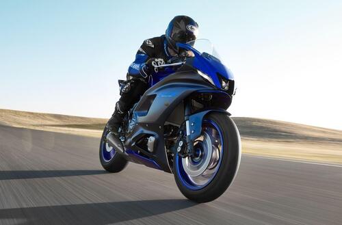 Nuova Yamaha R7, il prezzo (negli USA) c'è già (9)