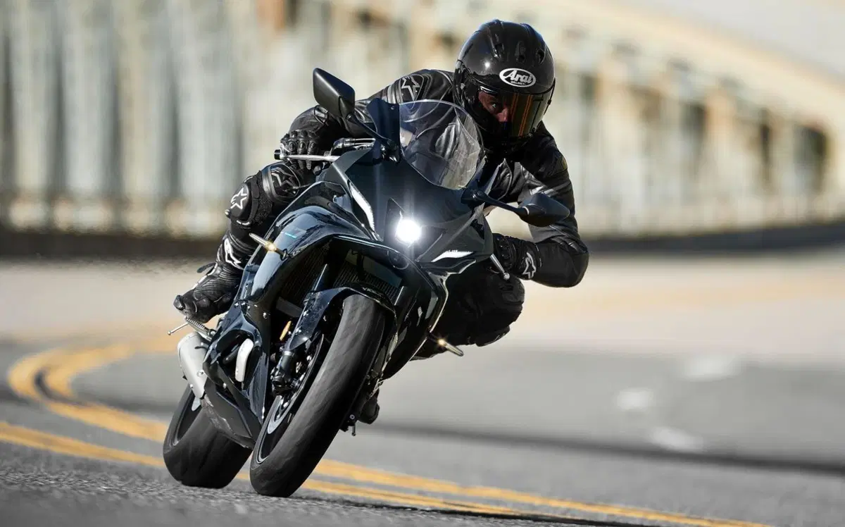 Nuova Yamaha R7, il prezzo (negli USA) c'è già (14)