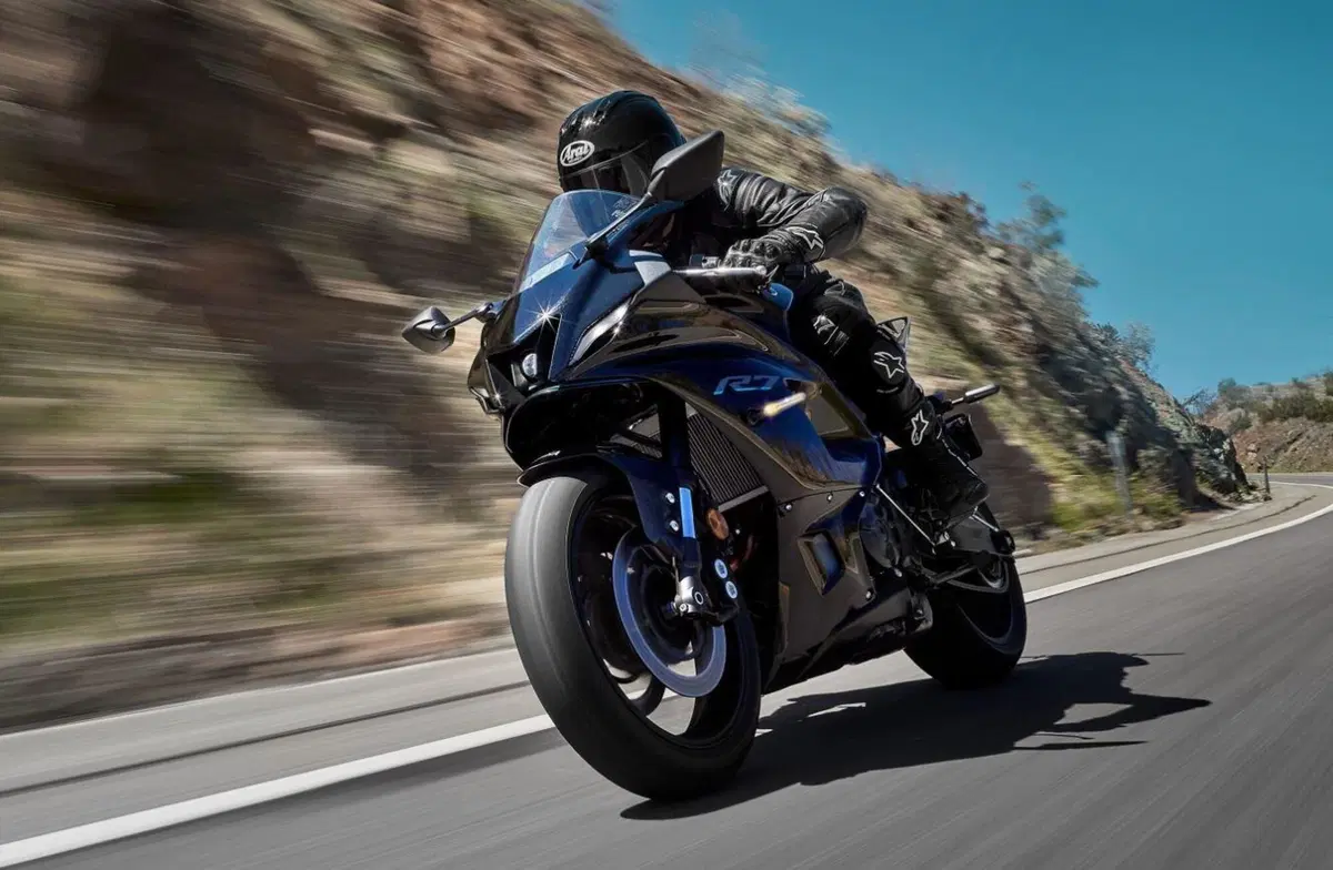 Nuova Yamaha R7, il prezzo (negli USA) c'è già (16)