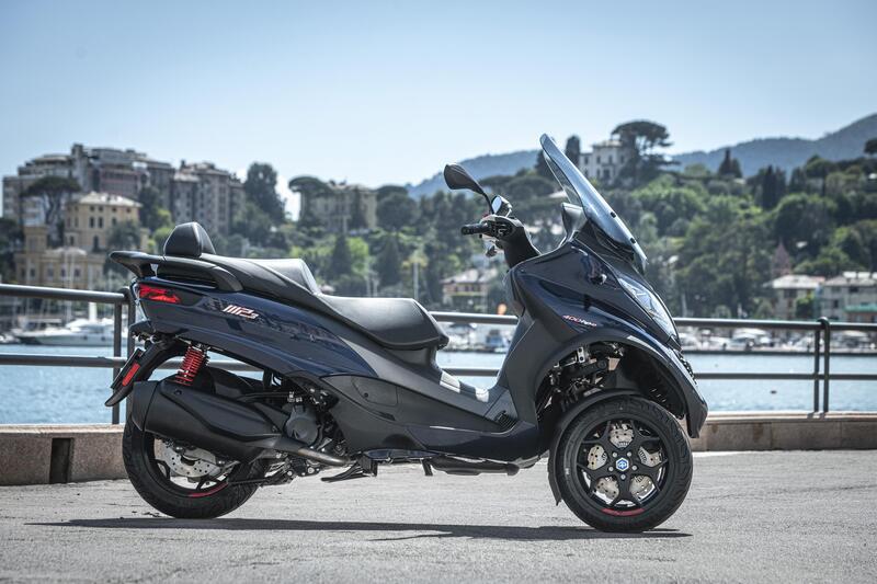 Piaggio MP3 400 hpe e 400 hpe Sport: novit&agrave; 2021. I prezzi