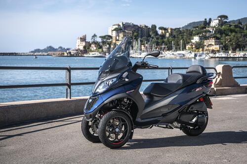 Piaggio MP3 400 hpe e 400 hpe Sport: novità 2021. I prezzi (4)