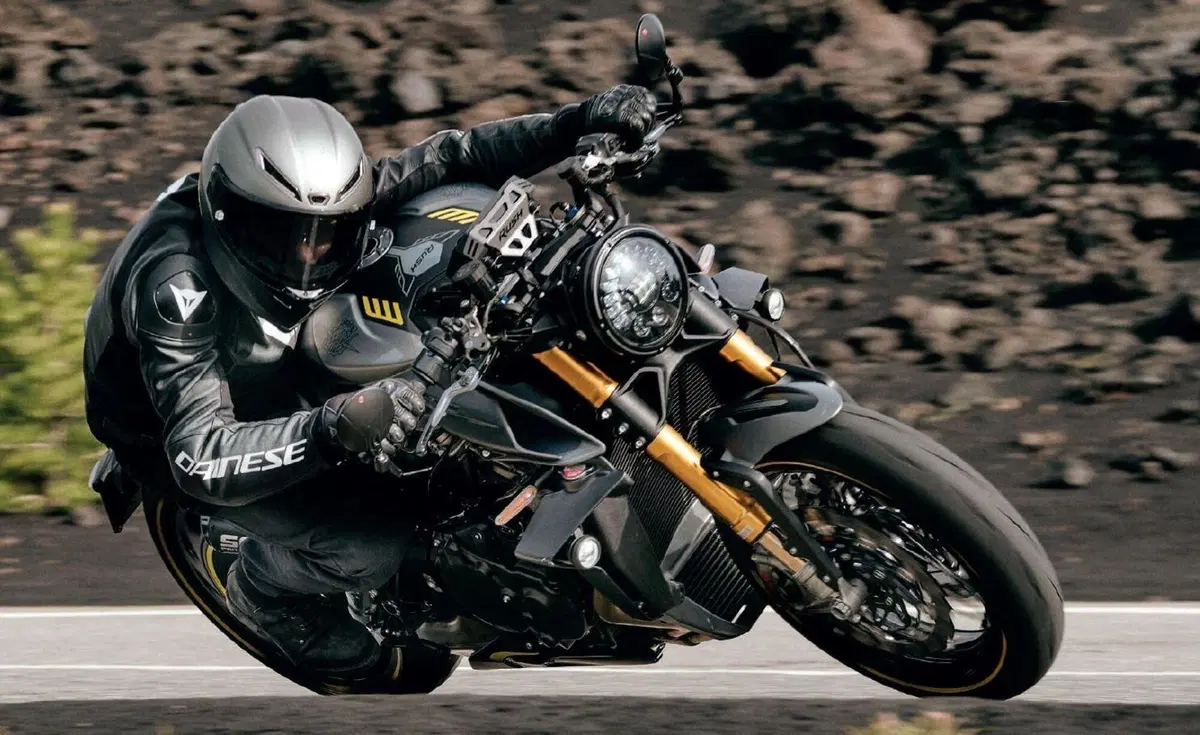 MV Agusta Rush 2021: sono 300. Foto, dati e prezzo (20)