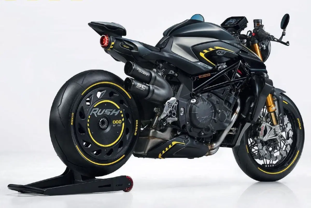 MV Agusta Rush 2021: sono 300. Foto, dati e prezzo (22)