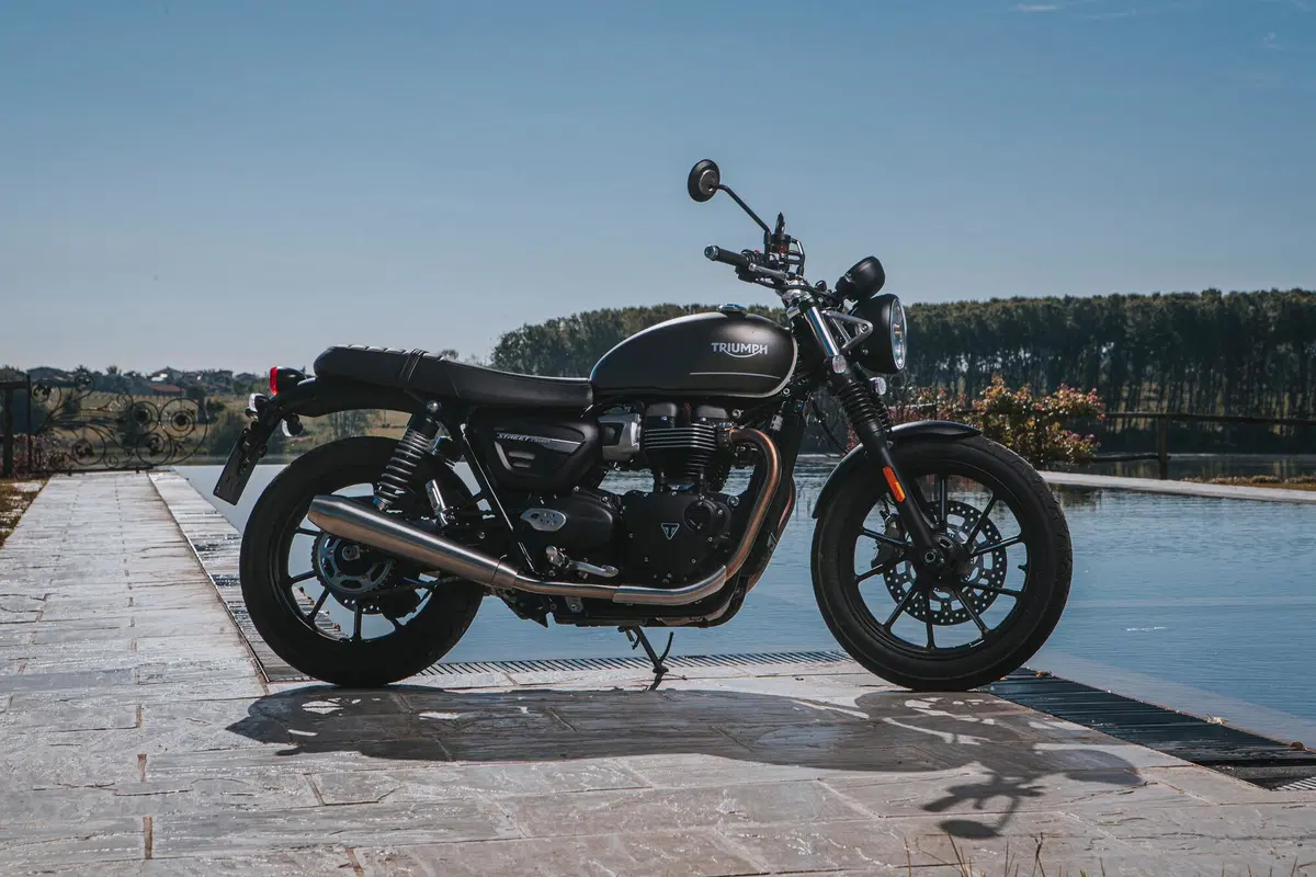 Triumph Bonneville T100, T120, Street Twin 2021 TEST: Euro 5 e più cavalli (2)