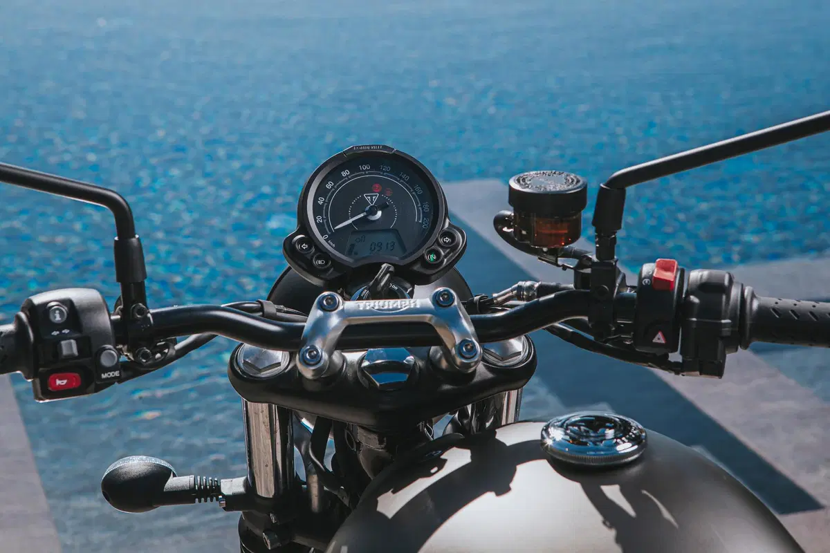 Triumph Bonneville T100, T120, Street Twin 2021 TEST: Euro 5 e più cavalli (5)