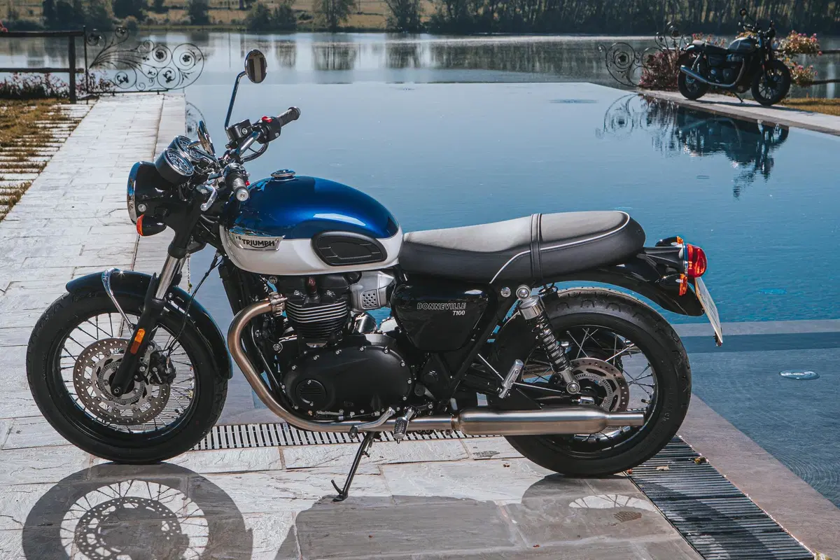 Triumph Bonneville T100, T120, Street Twin 2021 TEST: Euro 5 e più cavalli (4)