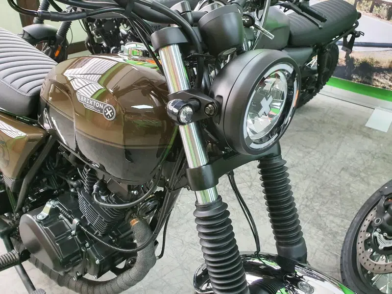 Brixton Motorcycles Cromwell 125 CBS (2021 - 26) (2)