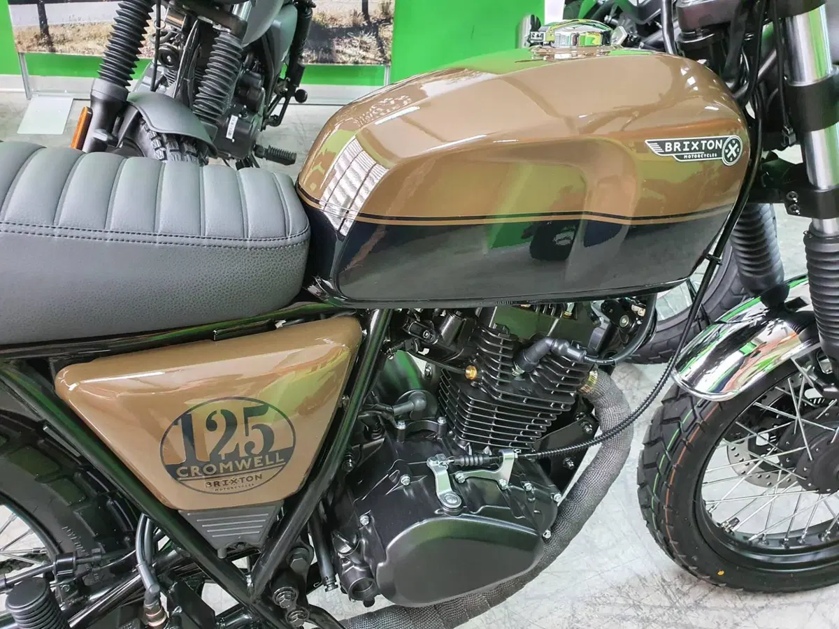 Brixton Motorcycles Cromwell 125 CBS (2021 - 26) (3)