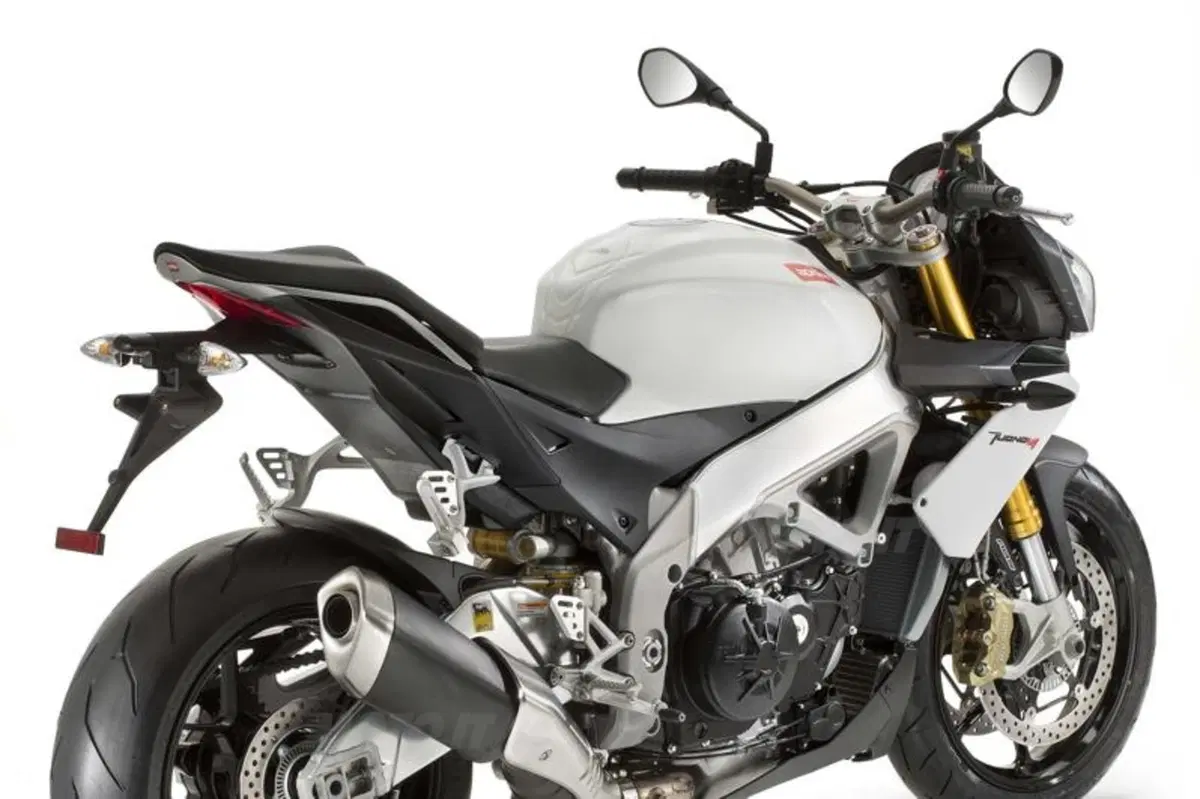 Aprilia Tuono V4 2014 già nelle concessionarie! (3)