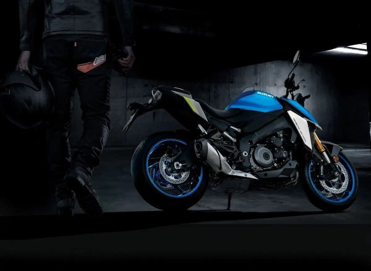 Nuova Suzuki GSX-S 1000 2021: estetica più aggressiva e non solo [EMBARGO NON PUBBLICARE] (11)
