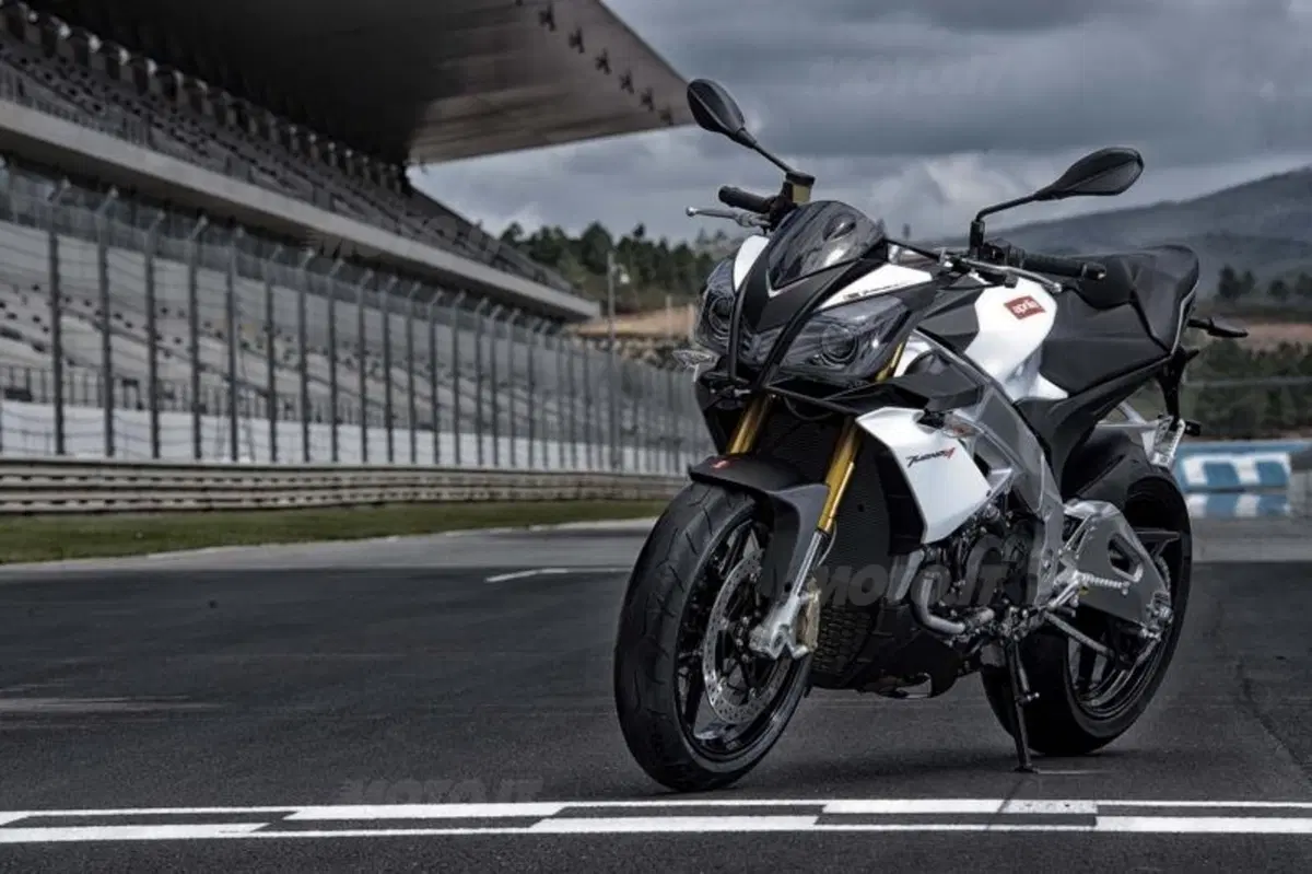 Aprilia Tuono V4 2014 già nelle concessionarie! (13)